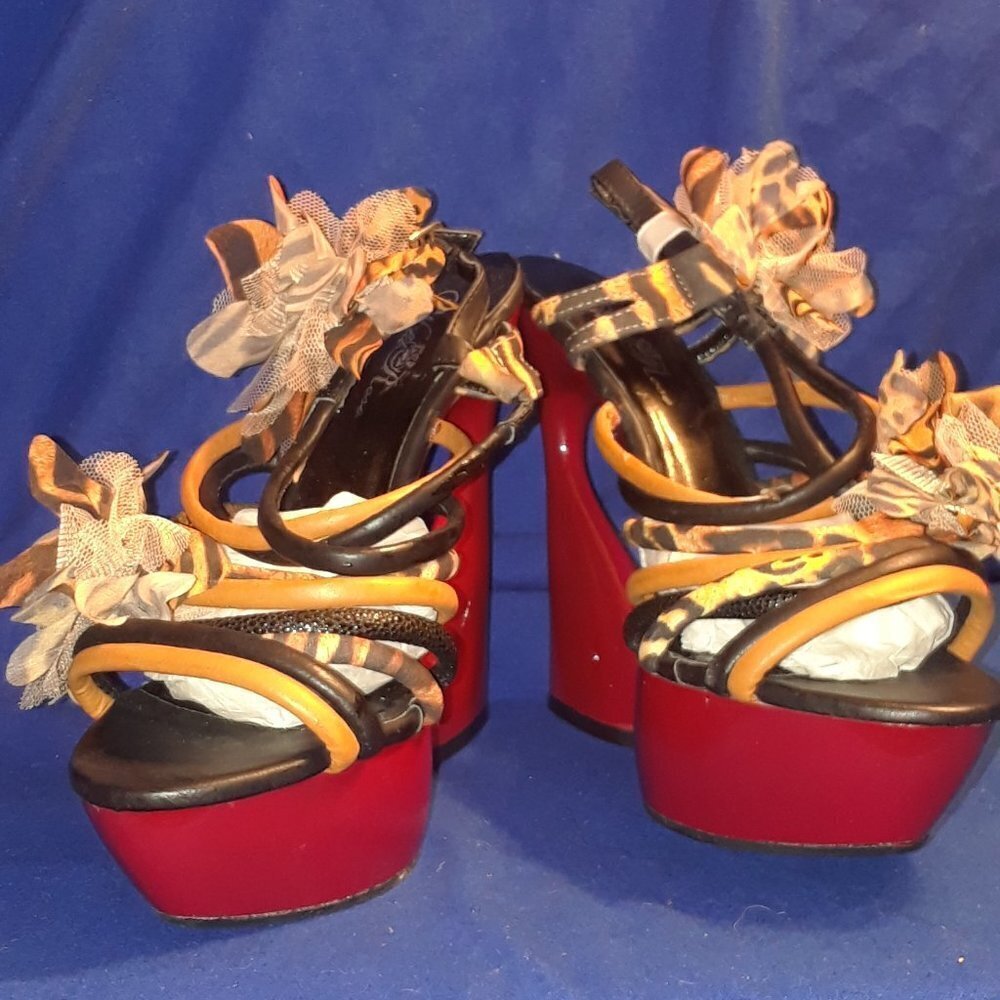Rose Wild Women’s  Leatherette Floral Sandals